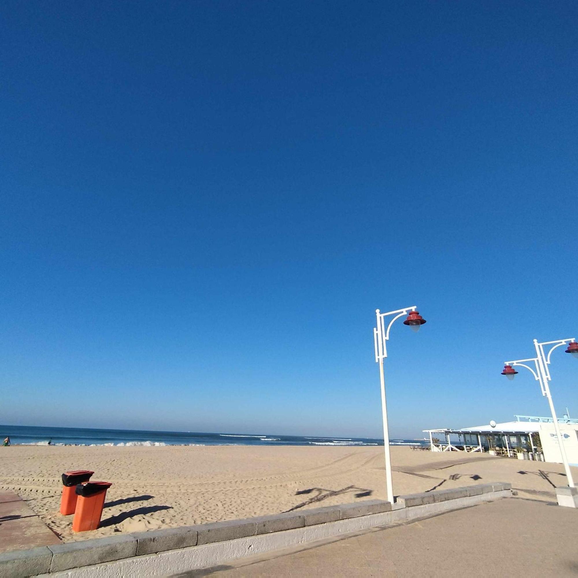 Encantador Apartamento Frente A La Playa Victoria Daire Cadiz Dış mekan fotoğraf