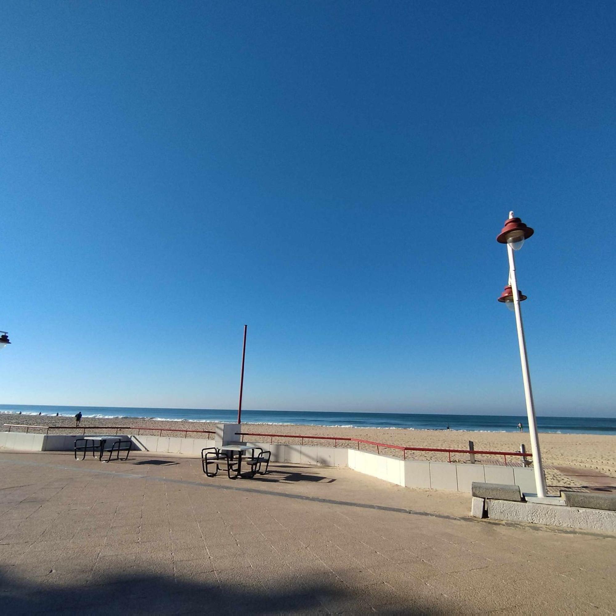 Encantador Apartamento Frente A La Playa Victoria Daire Cadiz Dış mekan fotoğraf